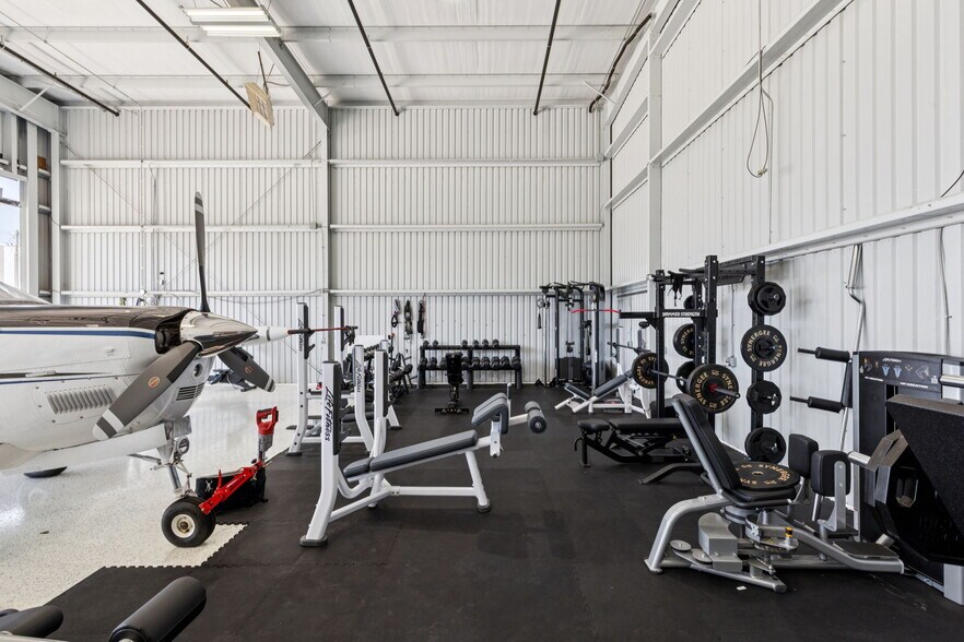 More Photos Of 15809 Addison Rd, Addison Airplane Hangar For Sale