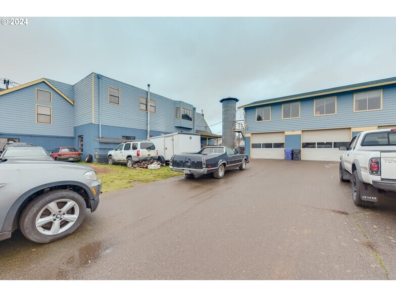 More Photos Of 22024 S Beavercreek Rd, Beavercreek Auto Repair For Sale