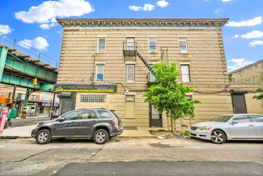 More Photos Of 10617 Jamaica Ave, Richmond Hill General Retail For Sale