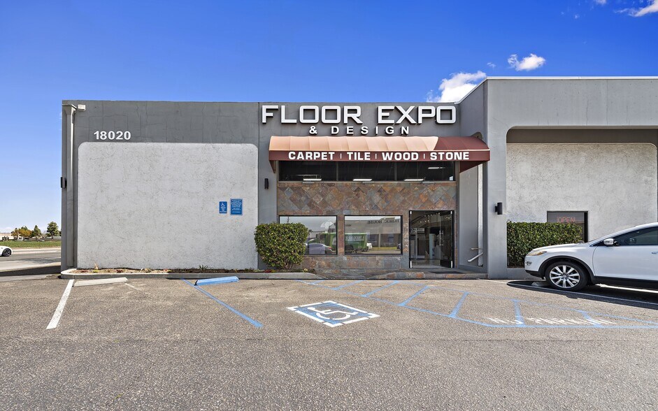 More Photos Of 18020-18030 Euclid St, Fountain Valley Showroom For Lease