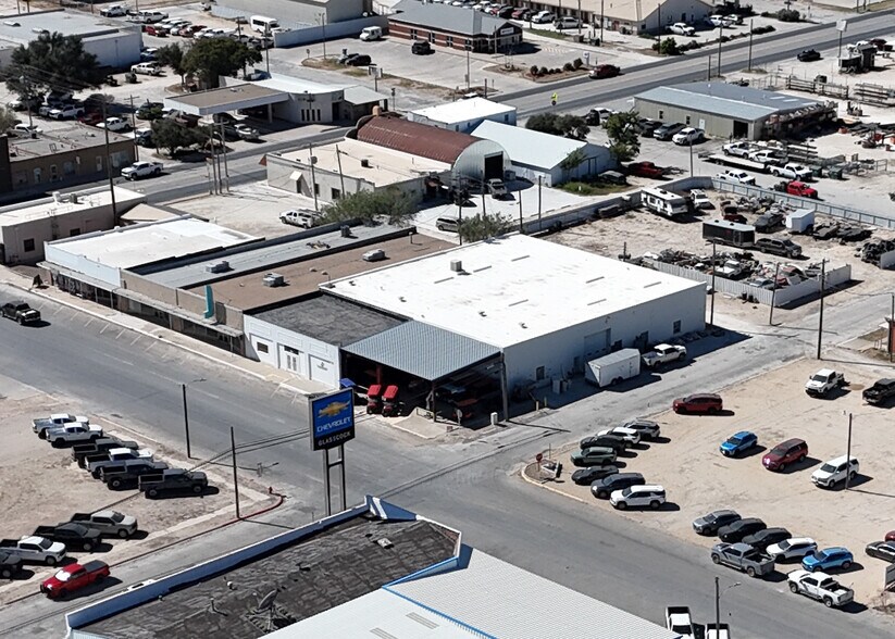 More Photos Of 215 N Main Ave, Big Lake Flex For Sale