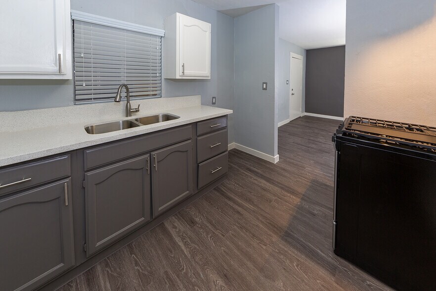 More Photos Of 1377 Warren Ave, Long Beach Apartments For Sale