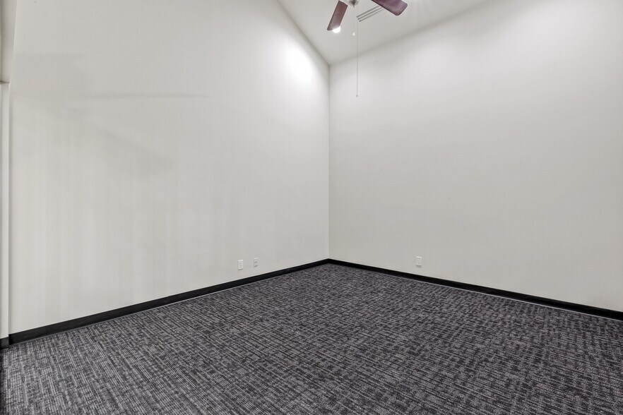 More Photos Of 1515 S Boulder Ave, Tulsa Office For Lease