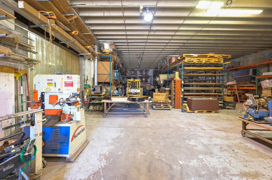 More Photos Of 2655 NE 188th St, Miami Warehouse For Sale
