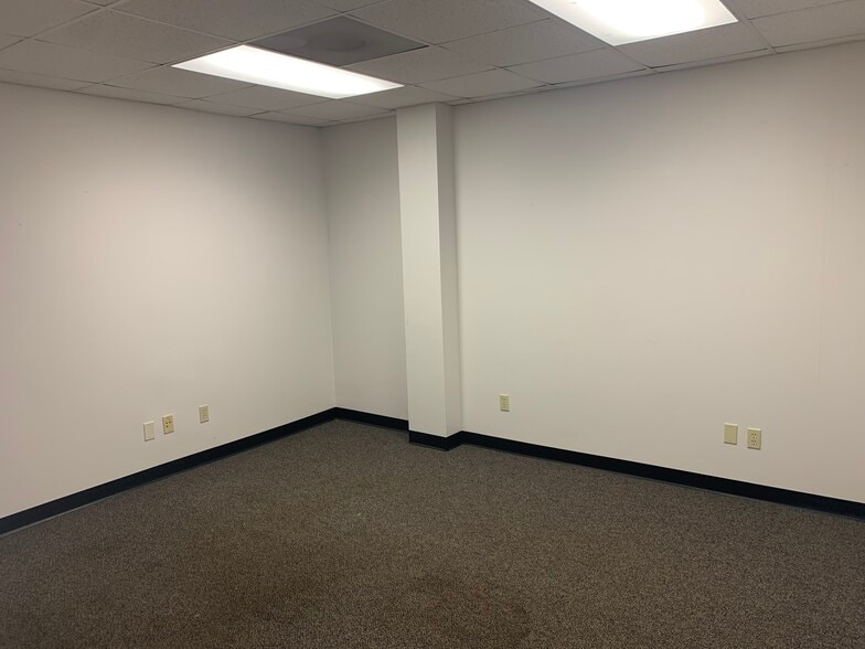 More Photos Of 502 Capital Cir SE, Tallahassee Office For Sale