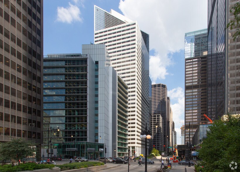 More Photos Of 200 S Wacker Dr, Chicago Office For Lease
