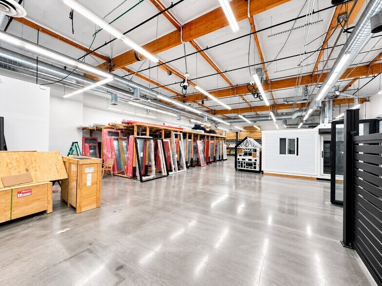 More Photos Of 9419 Mason Ave, Chatsworth Manufacturing For Lease