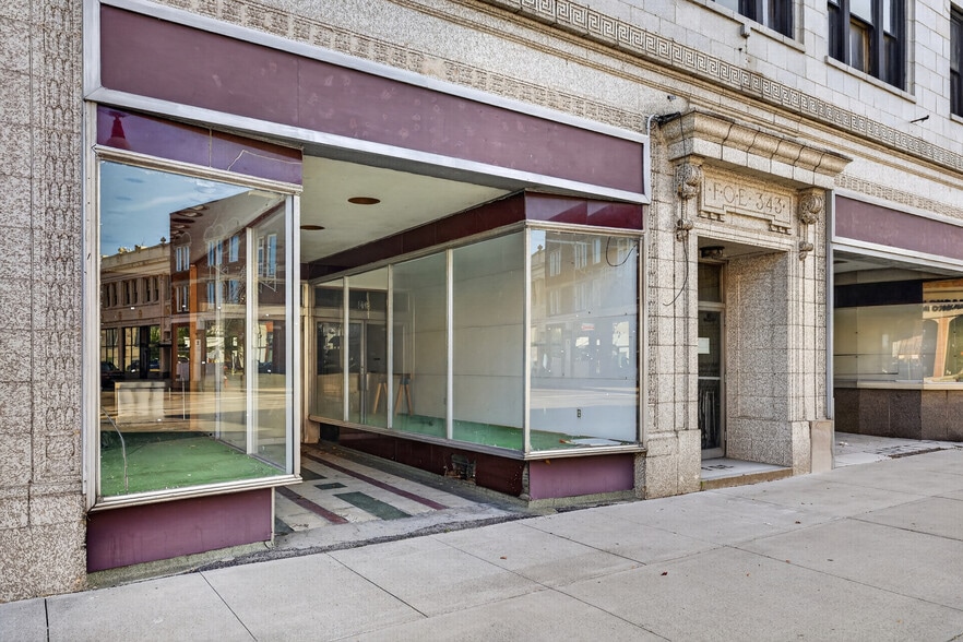 More Photos Of 573-577 Broadway, Lorain Storefront Retail Residential For Sale