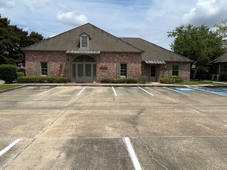 More Photos Of 2161 Quail Run, Baton Rouge Serviced Offices For Sale