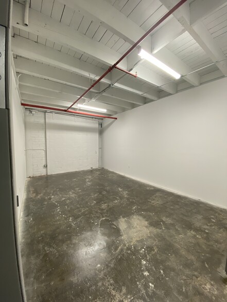 More Photos Of 901 E 31st St, Los Angeles Manufacturing For Lease