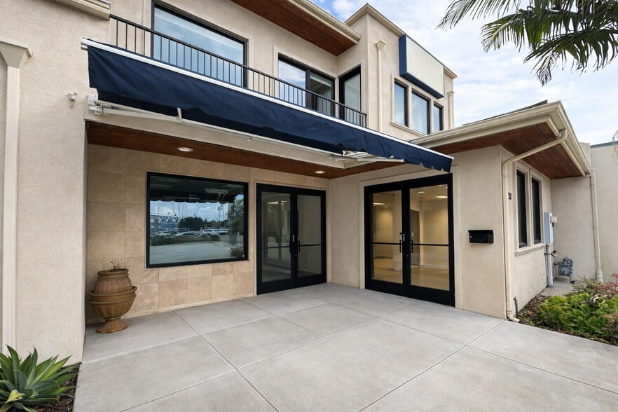 More Photos Of 2820 Shelter Island Dr, San Diego Storefront Retail Office For Lease