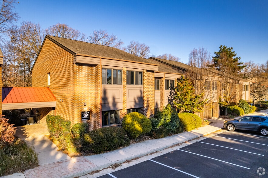 More Photos Of 423-491 Carlisle Dr, Herndon Unknown For Lease