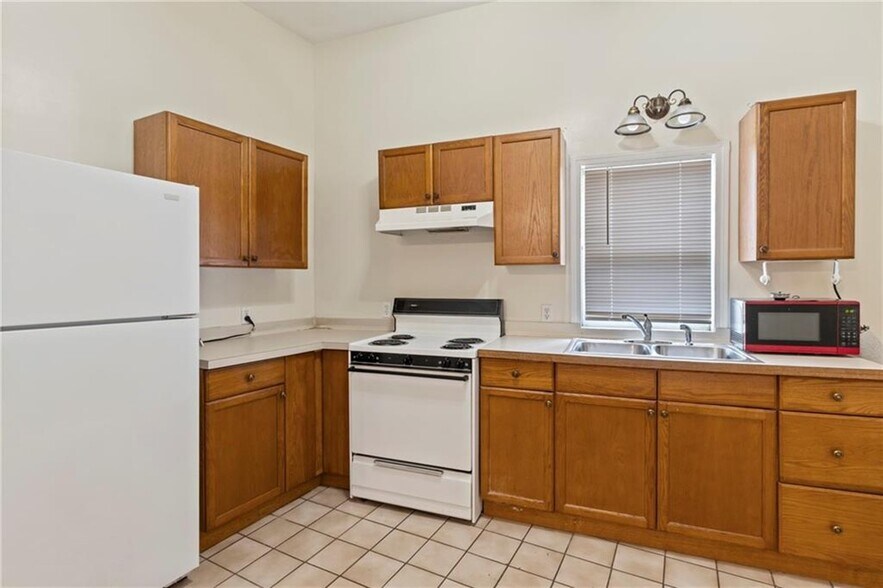 More Photos Of 1670-1674 Main St, West Warwick Storefront Retail Residential For Sale