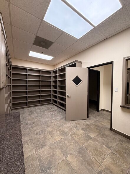 More Photos Of 3118-3122 Center Pointe Dr, Edinburg Medical For Lease