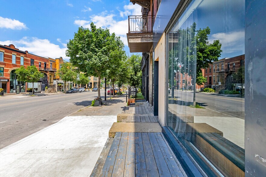 More Photos Of 284-288 Laurier O, Montréal Storefront Retail Residential For Lease