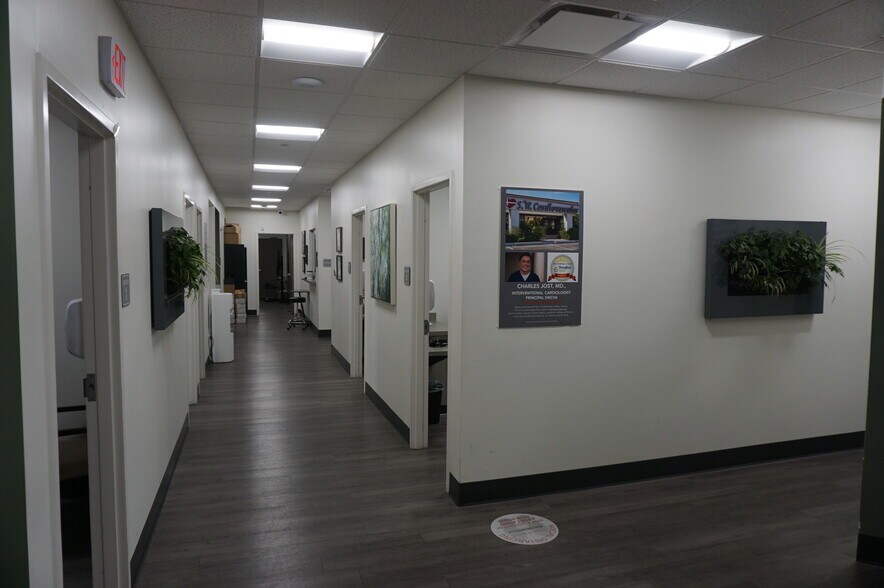 More Photos Of 7529 E Broadway Rd, Mesa Medical For Sale