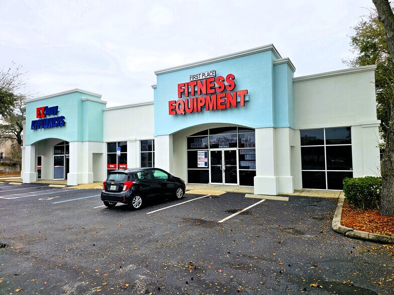 Primary Photo Of 10290 Philips Hwy, Jacksonville Freestanding For Lease