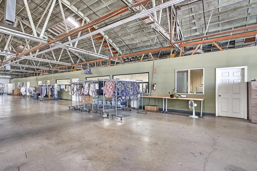 More Photos Of 3001 S San Pedro St, Los Angeles Warehouse For Sale