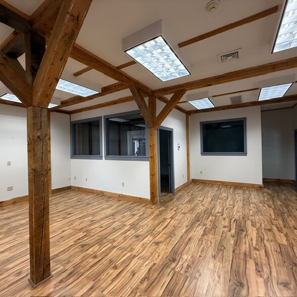 More Photos Of 205 Turnpike Rd, Southborough Storefront Retail Office For Lease