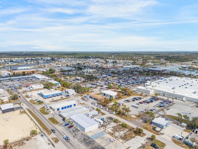 More Photos Of 6478 San Casa Dr, Englewood Warehouse For Lease