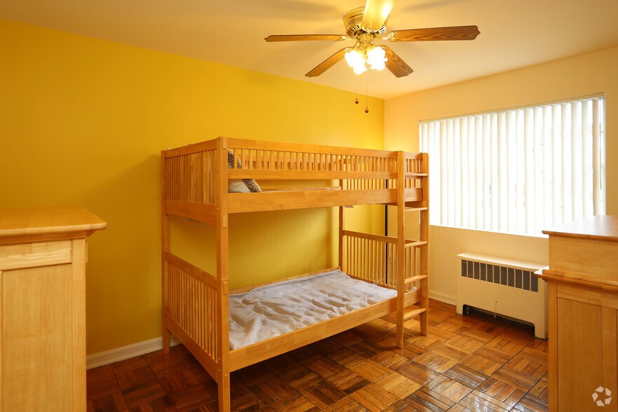 More Photos Of 3301 Chillum Rd, Mount Rainier Apartments For Sale