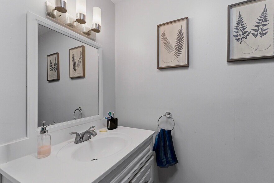 More Photos Of 281-285 Essex St, Lawrence Apartments For Sale