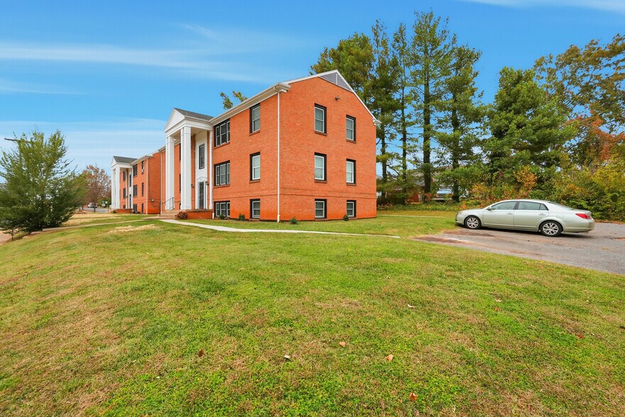 More Photos Of 1200 Liggates Rd, Lynchburg Apartments For Sale