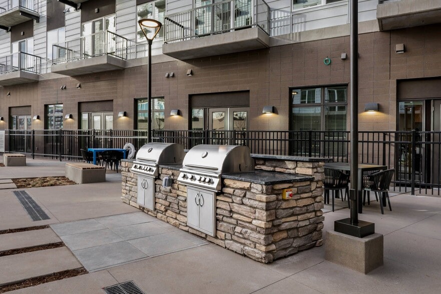 More Photos Of 2520 Wewatta Way, Denver Apartments For Lease