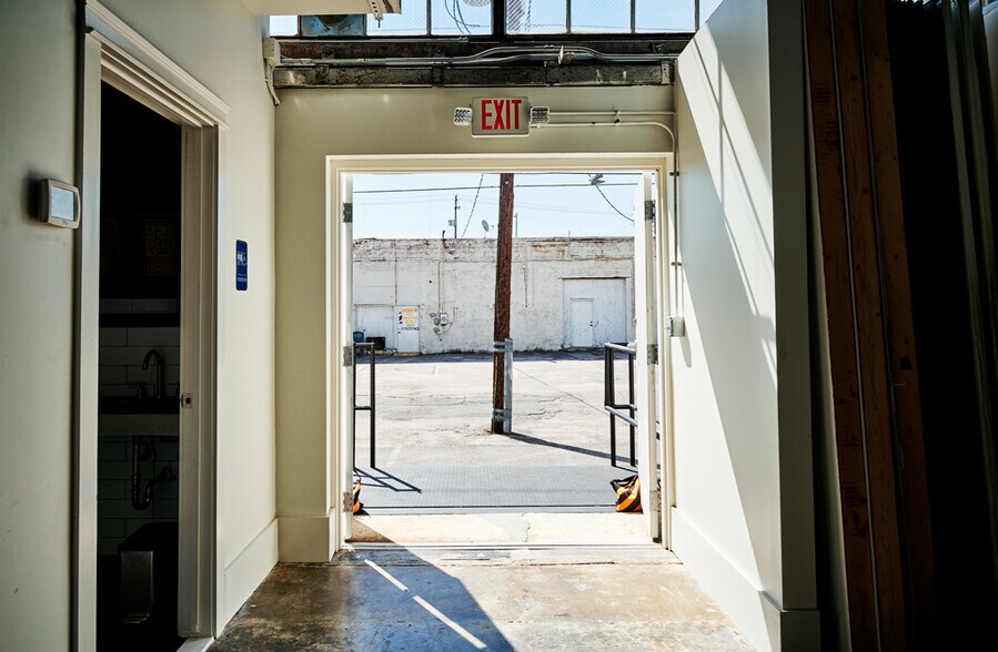More Photos Of 1305 2nd Ave N, Birmingham Storefront Retail Office For Sale