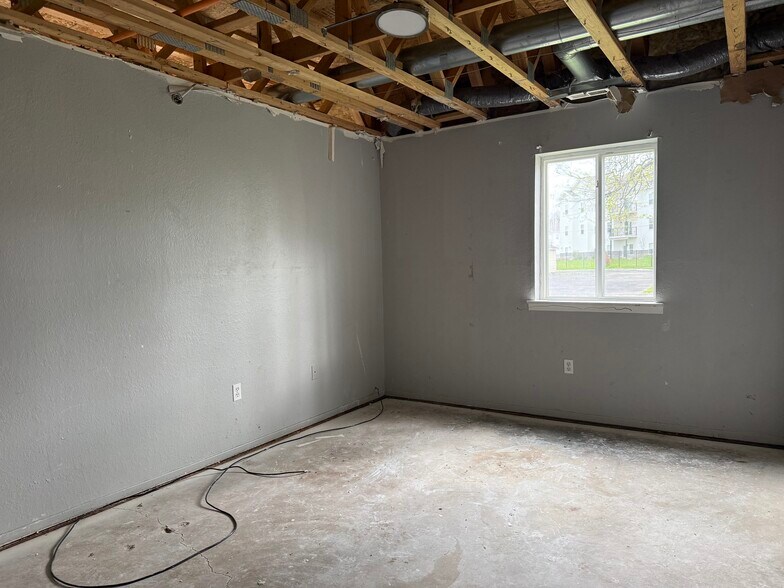 More Photos Of 831 Green Rd, Ypsilanti Apartments For Sale