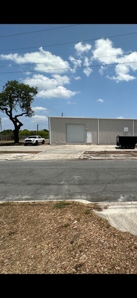 More Photos Of 1604 Olive St, Lakeland Warehouse For Sale