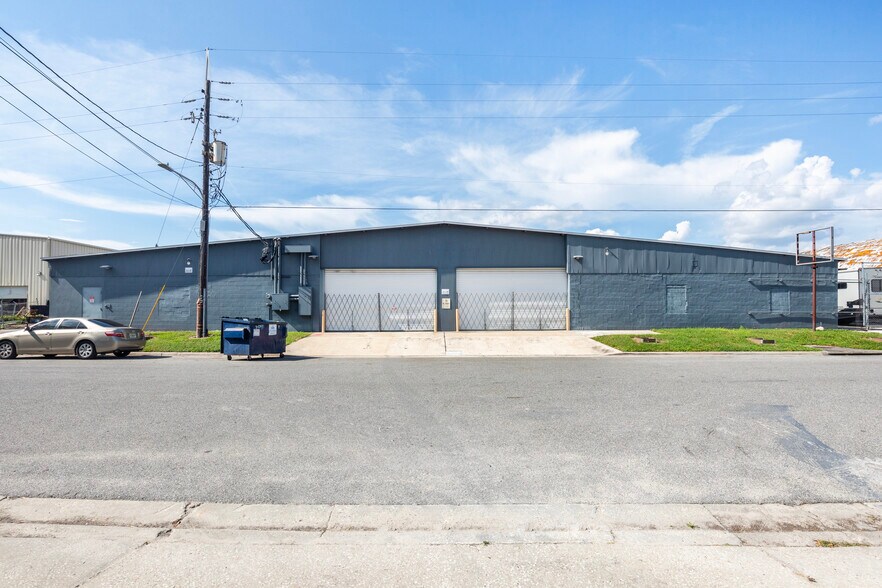 More Photos Of 1106 W Central Blvd, Orlando Warehouse For Sale