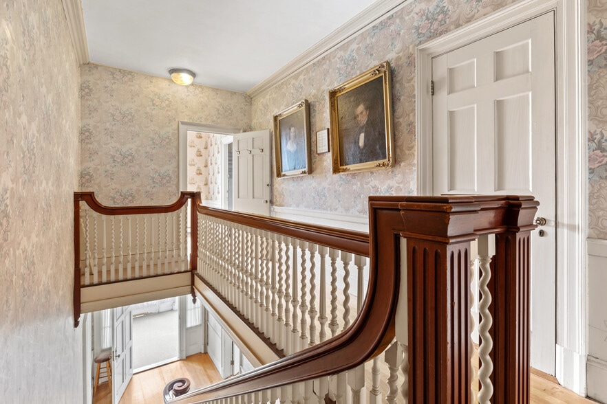 More Photos Of 145 Main St, Amesbury Specialty For Sale