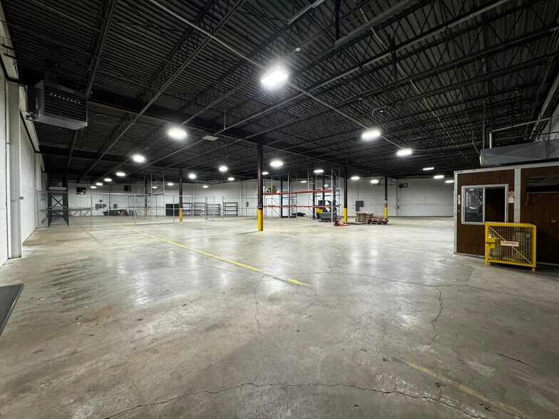 More Photos Of 10450-10452 Baur Blvd, Olivette Warehouse For Lease