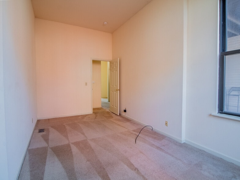 More Photos Of 1911 S 11th St, Saint Louis Apartments For Sale