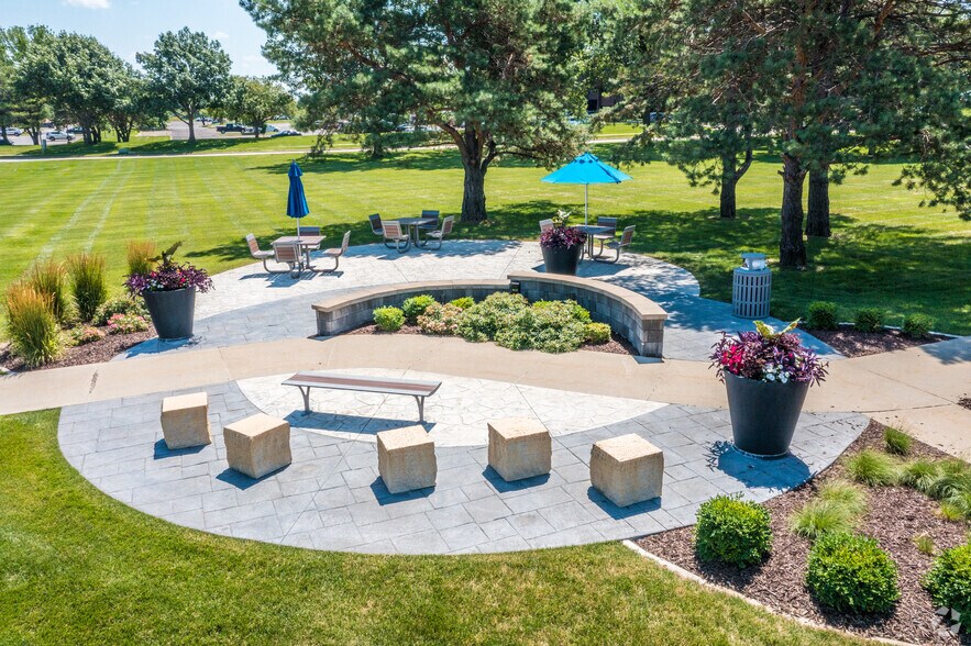 More Photos Of 4546 Corporate Dr, West Des Moines Office For Lease