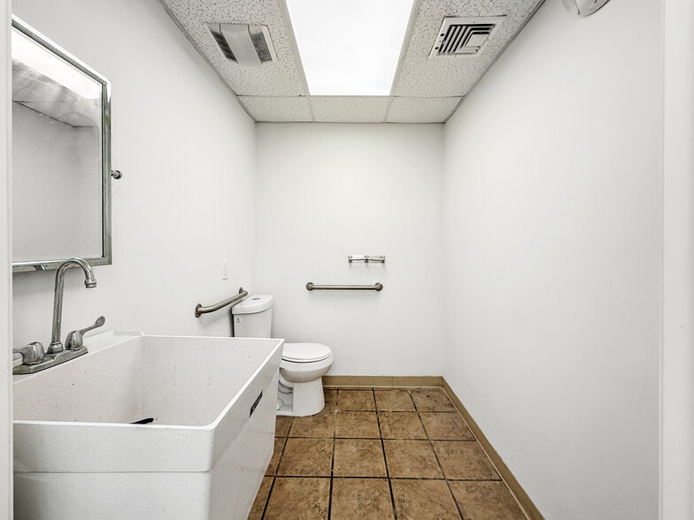 More Photos Of 64 Dewey St, Worcester Office For Sale
