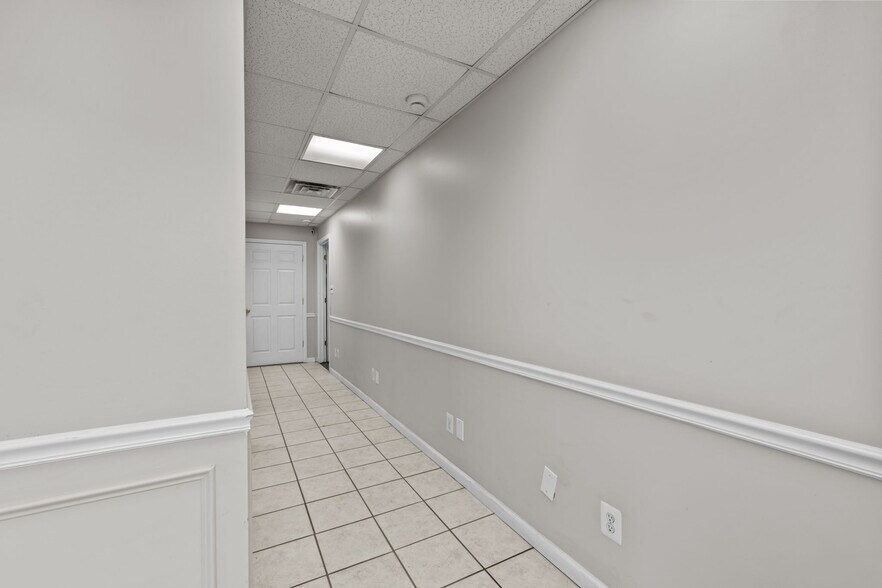 More Photos Of 7011 Beaver Dam Rd, Levittown Industrial For Sale