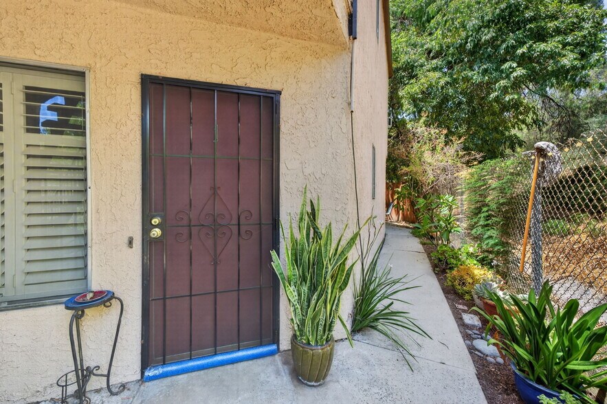 More Photos Of 1459 Stanley Ave, Glendale Apartments For Sale