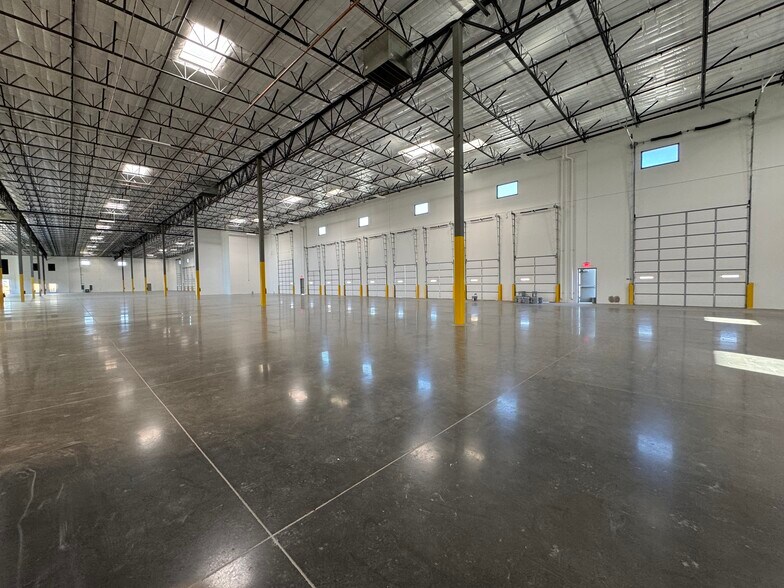 More Photos Of 5400 E McDowell Rd, Mesa Warehouse For Lease