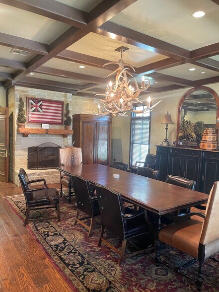 More Photos Of 2900 Trophy Dr, Bryan Office For Lease