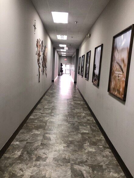 More Photos Of 6250 Memorial Dr, Stone Mountain Religious Facility For Lease