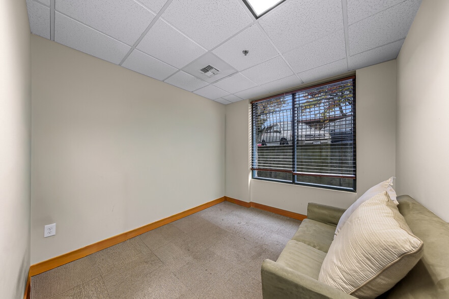 More Photos Of 1224 Harris St, Bellingham Apartments For Sale