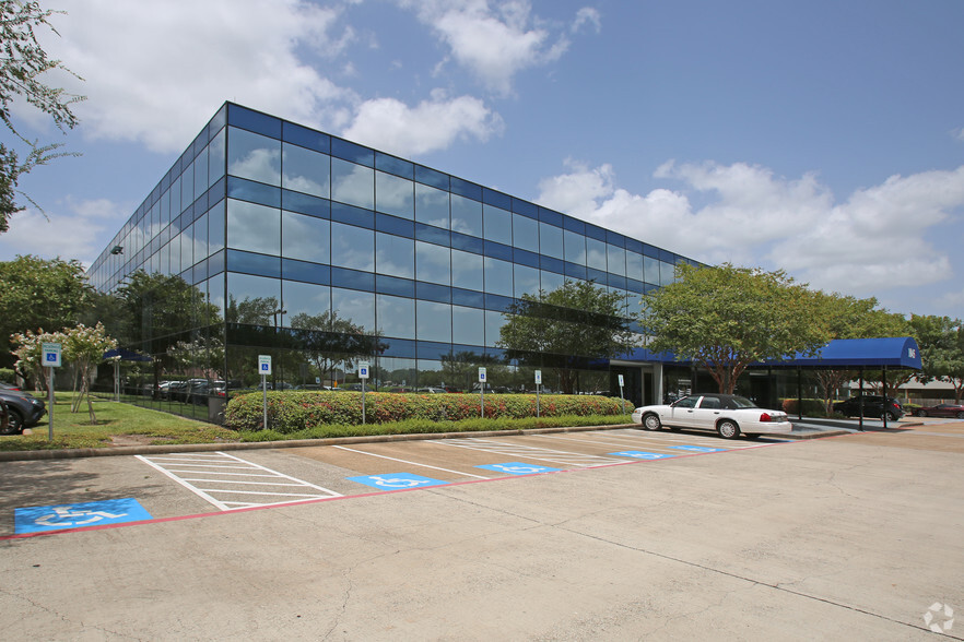 Primary Photo Of 1045 Gemini St, Houston Medical For Lease