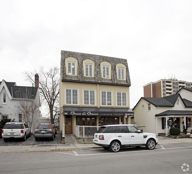 More Photos Of 130 Thomas St, Oakville Storefront Retail Office For Lease