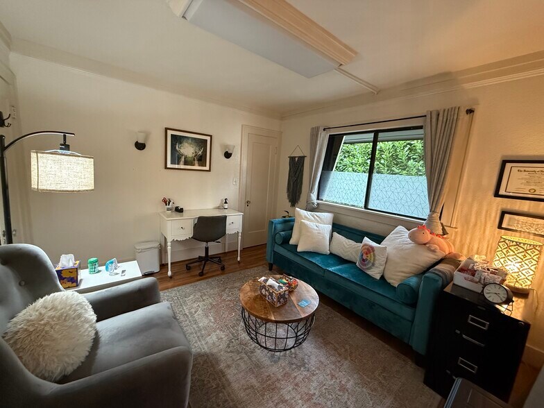 More Photos Of 18516 101st Ave NE, Bothell Loft Creative Space For Lease