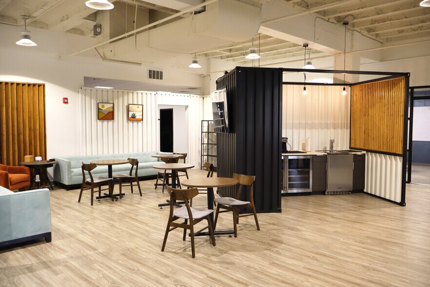 More Photos Of 206-210 W 4th St, Winston-Salem Storefront Retail Office For Lease