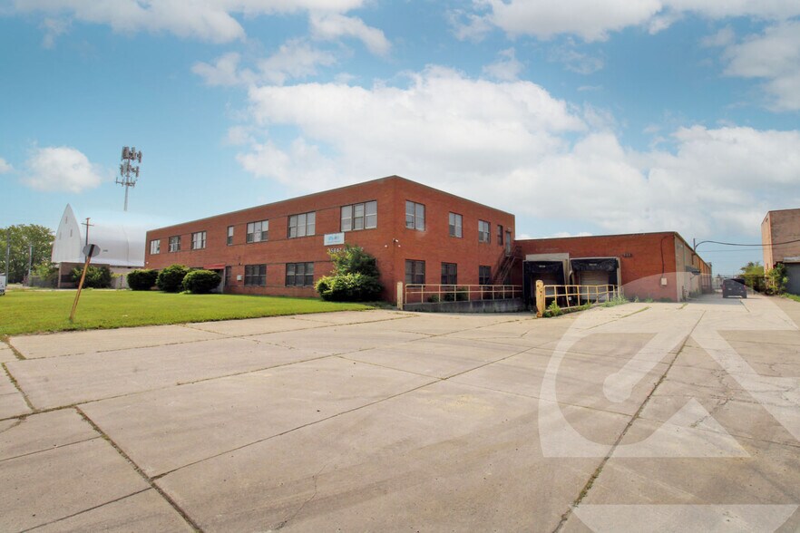 Primary Photo Of 15847 Glendale St, Detroit Manufacturing For Lease