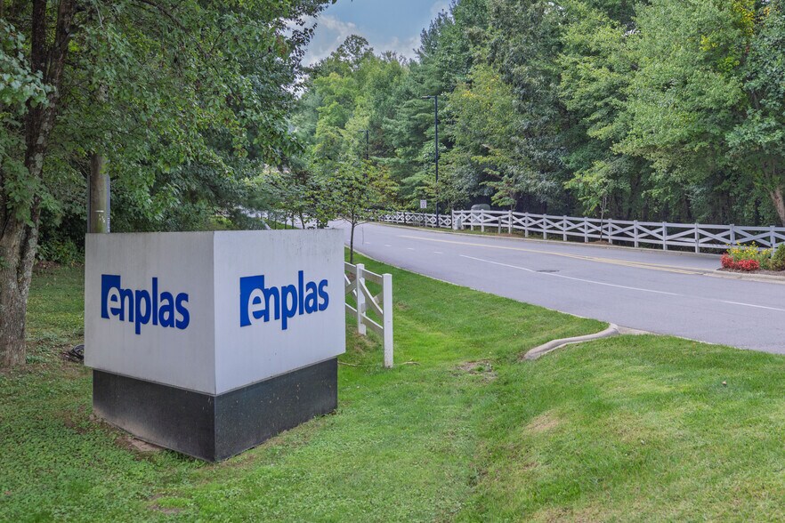 More Photos Of 230 Sardis Rd, Asheville Distribution For Sale