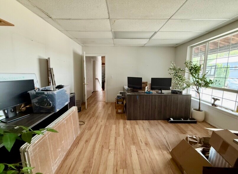 More Photos Of 1625 Washington St, Oregon City Flex For Sale